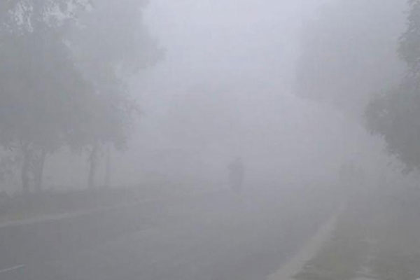 শৈত্যপ্রবাহে কাঁপছে রাজধানী
