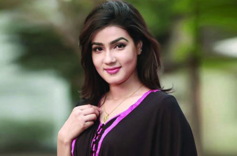 ব্যবসায় মনোযোগ দিলেন মাহি
