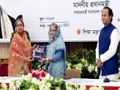 প্রধানমন্ত্রীর কাছে জেএসসি-পিইসি’র ফলাফল হস্তান্তর