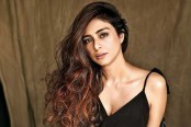 ৩ কোটিতে ১৫ মিনিট দিলেন টাবু

