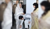 প্রধানমন্ত্রীর কাছে দোয়া চাইলেন তাপস