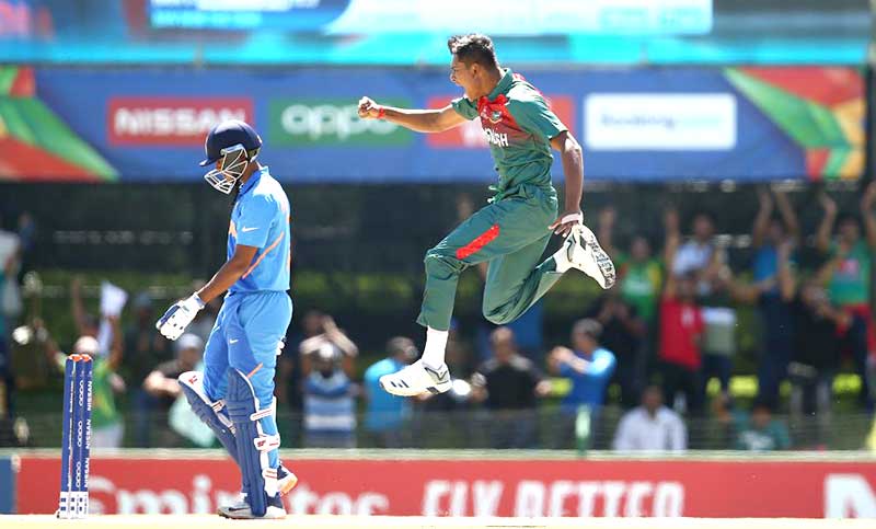 টাইগারদের দুর্ধর্ষ বোলিংয়ে কাঁপছে ভারত