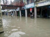 জোয়াররে পানতিে তলয়িে গছেে পটুয়াখালী পৌরসভাসহ ৬০টি গ্রাম 