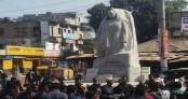 উন্মোচিত হলো বেগম রোকেয়ার ভাস্কর্য ‘আলোকবর্তিকা’
