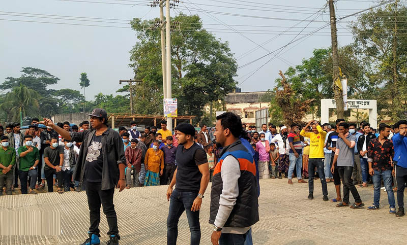 ভক্তদের ঢল,উচ্ছ্বাস আমাকেও উচ্ছ্বসিত করে : মারজুক রাসেল
