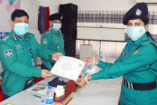 রাজশাহীতে পুলিশ সদস্যদের প্রশিক্ষণ শেষে সনদ বিতরণ
