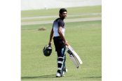 স্ট্রাইক রেটে রেকর্ড গড়লেন মাহমুদুল্লাহ
