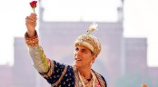 তাজমহল গিয়ে সম্রাট শাহজাহান হলেন অক্ষয়!
