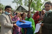 ধুনটে ভূমিহীন পরিবারে কম্বল পৌঁছে দিলেন ইউএনও
