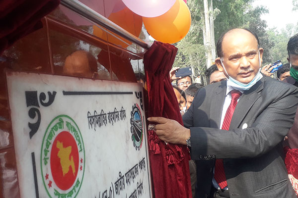 ঢাকা-বাংলাবান্ধা মহাসড়কের হার্ড শোল্ডার কাজ শুরু

