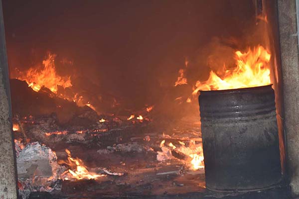 শেরপুরে দোকানে ভয়াবহ অগ্নিকাণ্ড, মালামাল পুড়ে ছাই
