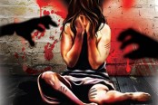 প্রেমিকের আবদার মেটাতে ১৪ বছরের মেয়েকে ধর্ষণে সাহায্য মায়ের!
