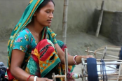 শীত গেলেই আবার অভাব ফিরে আসে তাঁতিদের
