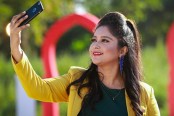 দিপার ‘সেলফি’!
