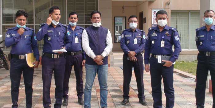 বশেমুরবিপ্রবি’র কম্পিউটার চুরি মামলার প্রধান আসামি গ্রেফতার
