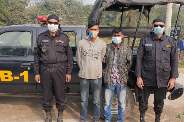 কালিয়াকৈরে ফেনসিডিল ও গাঁজাসহ ২ যুবক আটক
