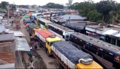৮ ঘণ্টা ফেরি বন্ধ, পাটুরিয়ায় দীর্ঘ যানজট
