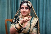 গরুর মাংস খাওয়া নিয়ে কথা বলায় অভিনেত্রীকে গণধর্ষণ ও খুনের হুমকি
