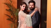 নুসরাতকে ‘খোঁচা মেরে’ নিখিলের স্ট্যাটাস!
