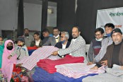 দিনাজপুরে শীতার্তদের মাঝে কম্বল বিতরণ
