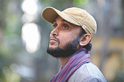 ছয় বোকাকে নিয়ে সারা শহর জুড়ে কী করছেন ফারুকী
