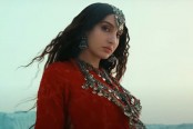 আলোচনায় নোরা ফাতেহি, ঝড় তুললেন নতুন গানে 
