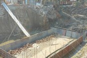 নবীনগরে নির্মাণাধীন সেতুর কাজ ১৩ দিন ধরে বন্ধ

