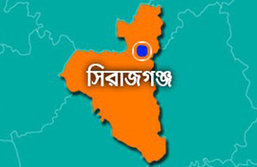 সড়ক দুর্ঘটনায় স্কুল শিক্ষিকা ও তার দুই সন্তানের নিহতের বিচার দাবিতে মানববন্ধন
