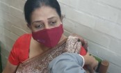 টিকা নিলেন সুবর্ণা মুস্তাফা
