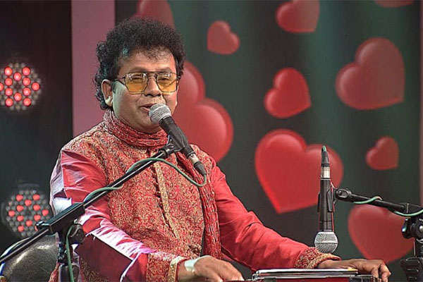 করোনামুক্ত হয়েই ভালোবাসার গান গাইলেন নকুল কুমার বিশ্বাস
