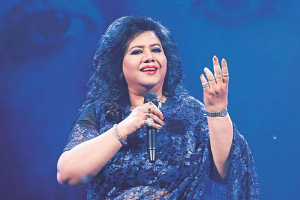 শাকিবের পোস্ট নিয়ে যা বললেন রুনা লায়লা
