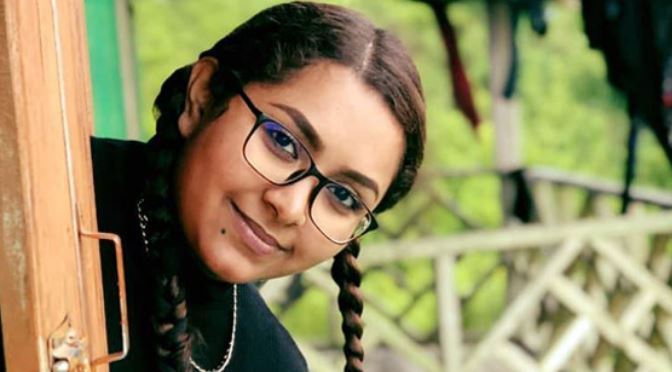 চেনা প্রসূন যেন অচেনা