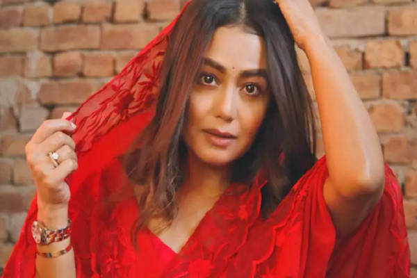 চেহারার জন্য মঞ্চে ওঠার আগে এখনও অস্বস্তিতে পড়েন নেহা!
