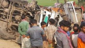 বাস-ট্রাকের মুখোমুখি সংঘর্ষ, নিহত ৫
