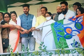 তৃণমূলে যোগ দিলেন রাজ চক্রবর্তী ও সায়নী
