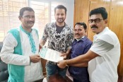 ৮ বছর পর নির্মাতা রাজুর সিনেমায় সাইমন

