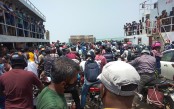 যাত্রীদের চাপে ফেরি চলাচল শুরু