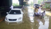 চট্টগ্রামে বৃষ্টিস্নাত ঈদ
