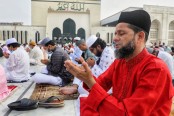 ঈদ জামাতে ফিলিস্তিনিদের রক্ষায় বিশেষ প্রার্থনা
