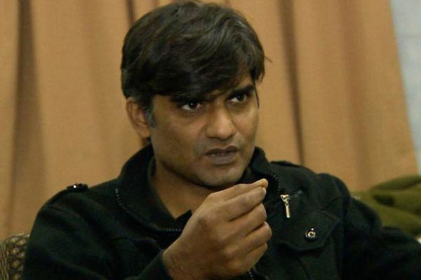 ‘তারা আমাকে উলঙ্গ করে ফেলল এবং চামড়ার বেল্ট দিয়ে মারতে লাগলো’