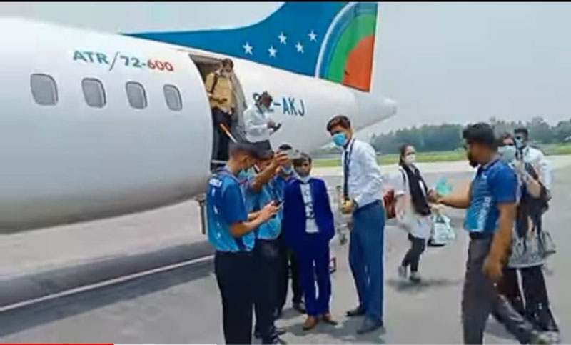 খতনা অনুষ্ঠানে হিরো আলমকে নেওয়া হলো বিমানে