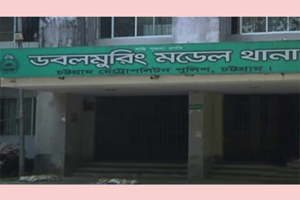 গভীর রাতে ফোন পেয়ে অক্সিজেন সিলিন্ডার নিয়ে বাসায় পুলিশ