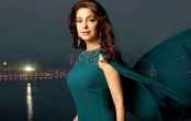 মামলা করে নিজেই ফাঁসলেন জুহি চাওলা