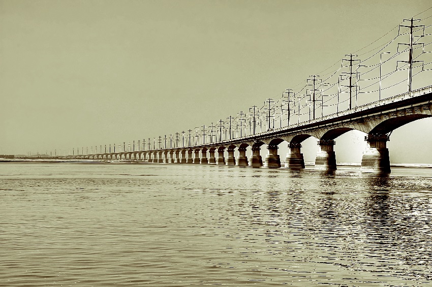 যমুনা সেতুতে ভয়াবহ সড়ক দুর্ঘটনা, তীব্র যানজট
