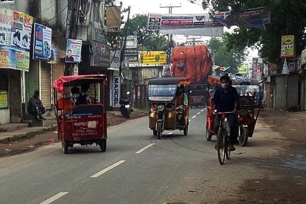 দিনাজপুর সদরে ঢিলেঢালা লকডাউন
