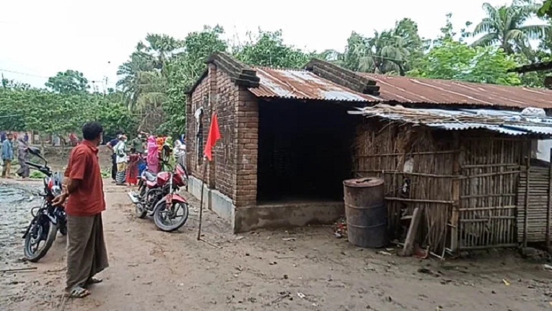 করোনা আক্রান্ত হওয়ায় গলায় ফাঁস দিয়ে আত্মহত্যা
