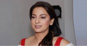 সন্তানরা আমার সিনেমা দেখতে লজ্জা পায়: জুহি
