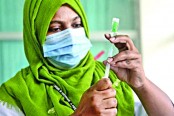 রাজধানীতে ফাইজারের টিকাদান কার্যক্রম চলছে