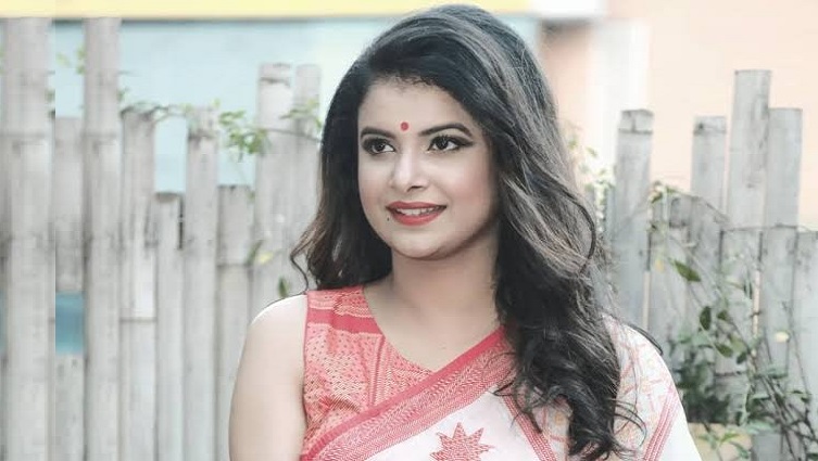 শিগগিরই সুখবর দেবেন শবনম ফারিয়া