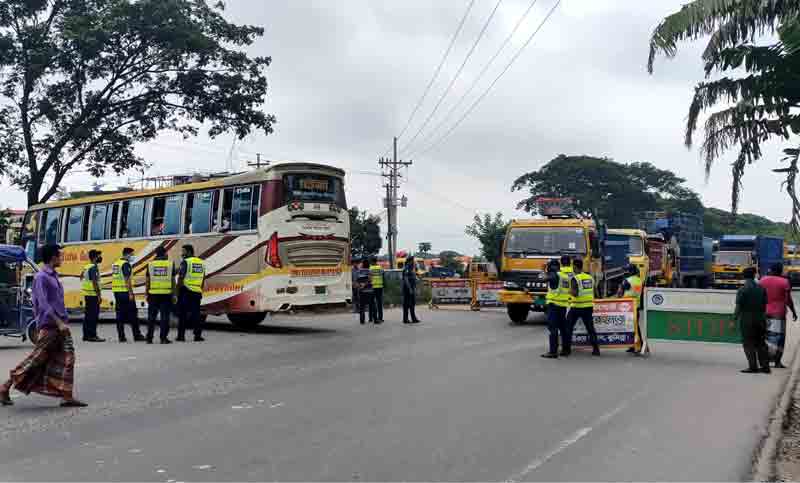 দূরপাল্লার বাস বন্ধে বিপাকে ঢাকামুখী কুমিল্লার যাত্রীরা
